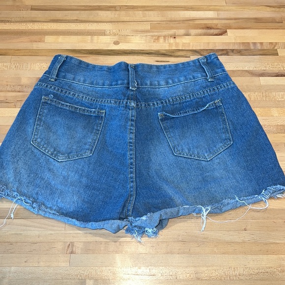 Falmer Heritage Shorts - Picture 3 of 4